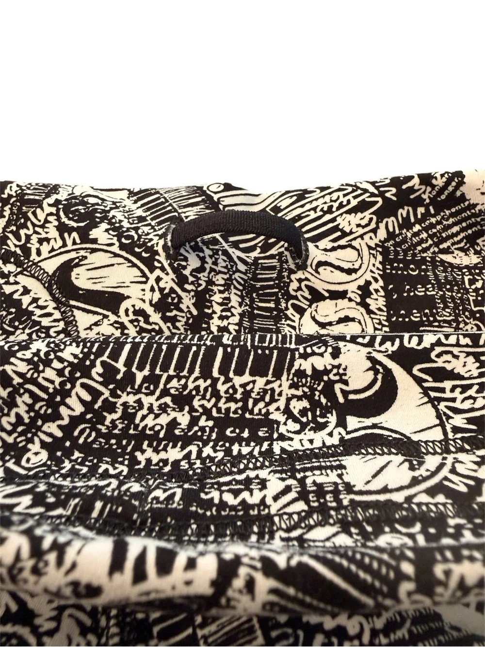 Women’s Lululemon Black & White Graphic Leggings